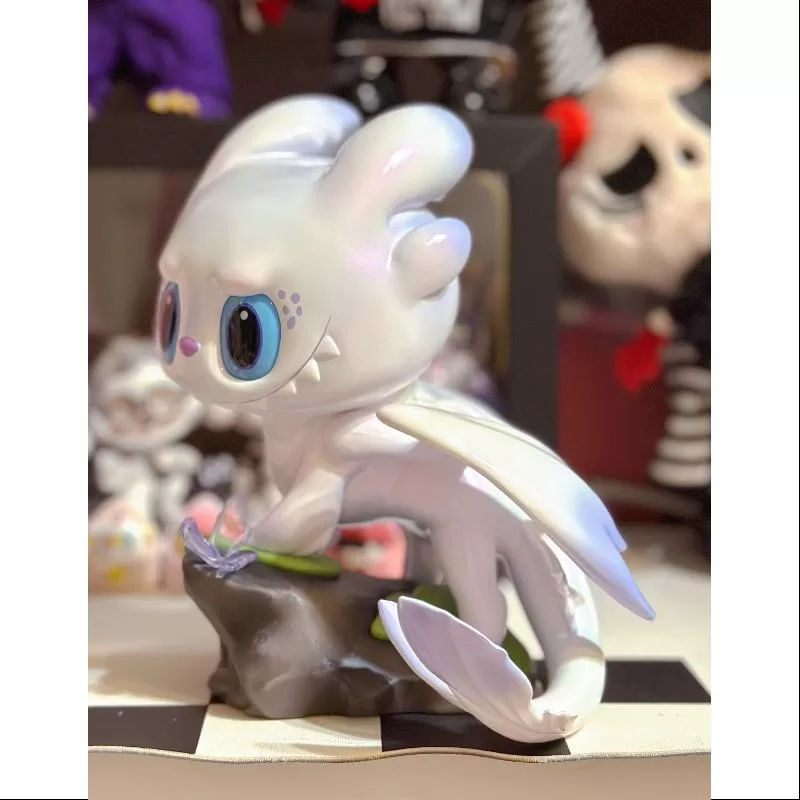Labubu Die Monster Drachenzähmen leicht gemacht Seltene weiße Figur LIMITIERT Labubu Die Monster Drachenzähmen leicht gemacht Seltene weiße Figur LIMITIERT