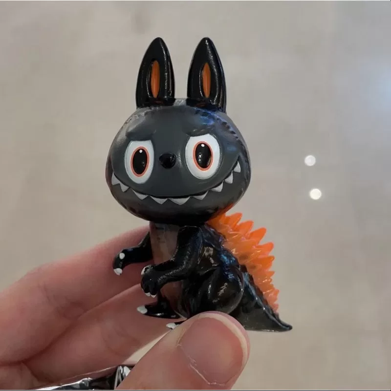Labubu Die Monster Kaiju Jagd Serie 2,5 Serie Gojimomo leuchtende Ausgabe