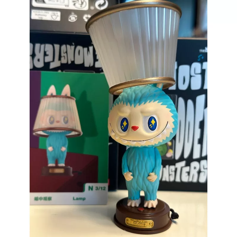 Labubu Lampe aus der Serie „The Monsters Almost Hidden“