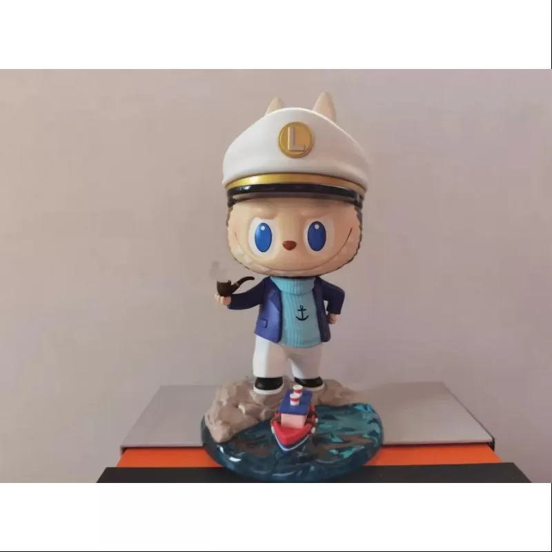 Labubu The Monsters Captain Figur LIMITIERT