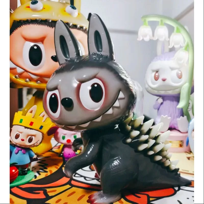 Labubu The Monsters Gojimomo Originalfarbe 2019 BTS LIMITED (im Dunkeln leuchtend) Labubu The Monsters Gojimomo Originalfarbe 2019 BTS LIMITED (im Dunkeln leuchtend)